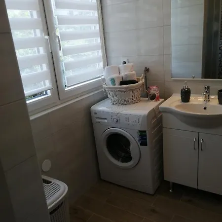 Manuela Apartman *